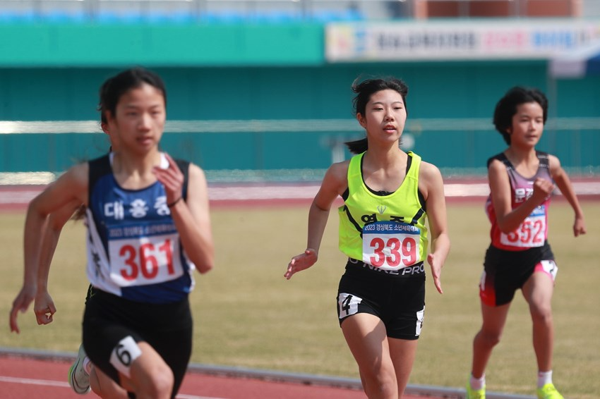 3.예천군, 경북소년체육대회 육상경기 개최…육상 꿈나무들의 금빛 질주